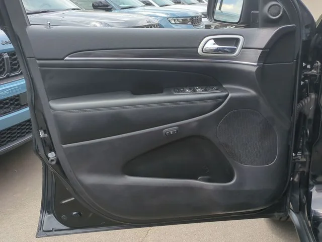 Used 2021 Black Jeep Limited image 30