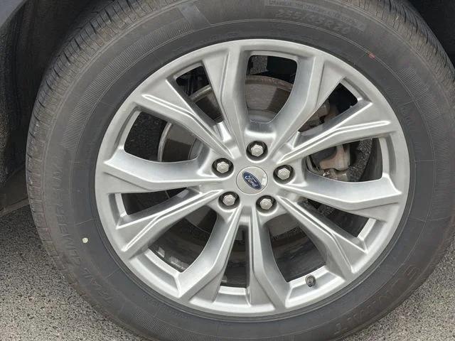 Used 2020 Blue Ford XLT image 10