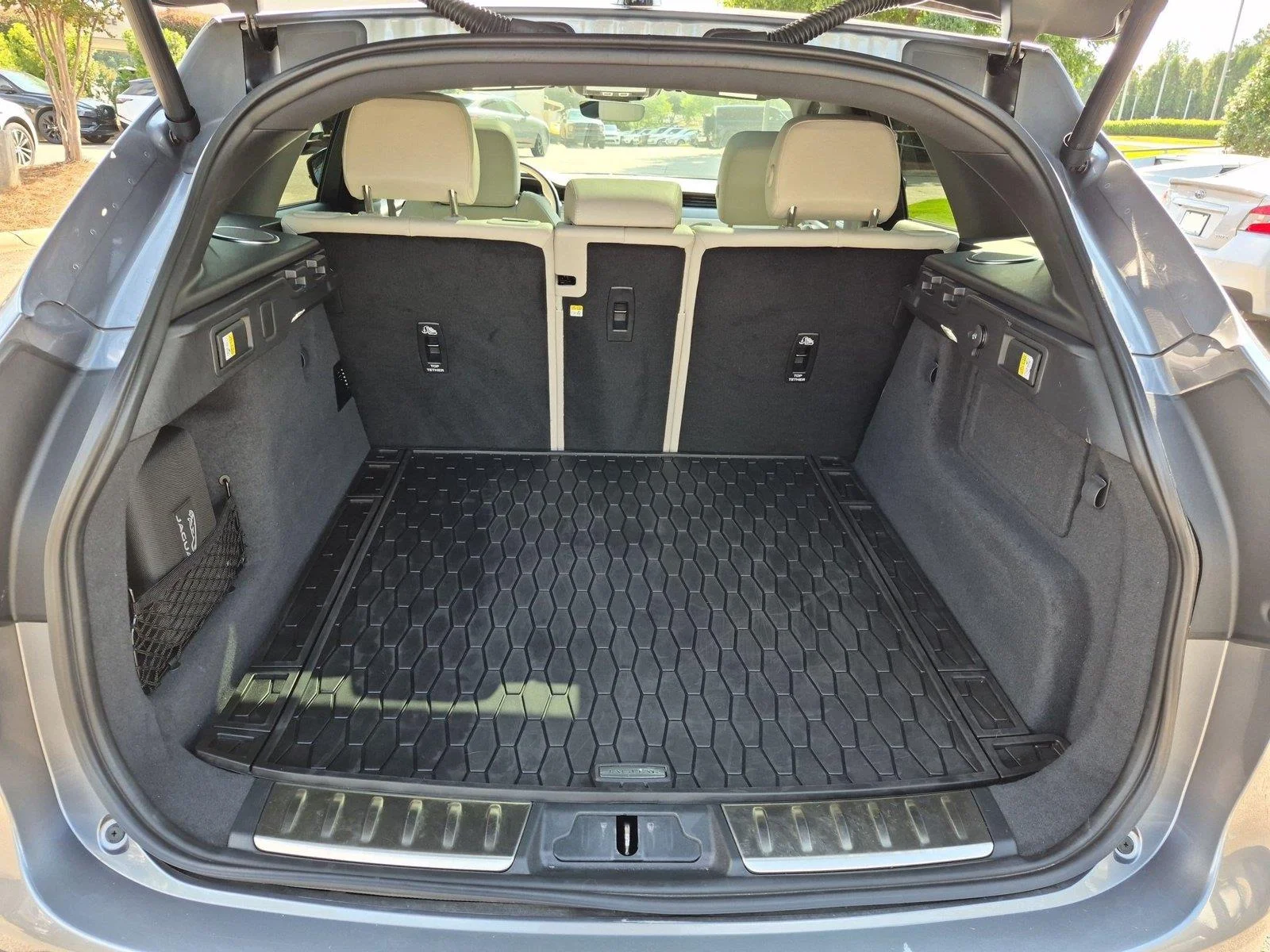 Used 2026 Eiger Grey Metallic Jaguar R-Dynamic S image 35