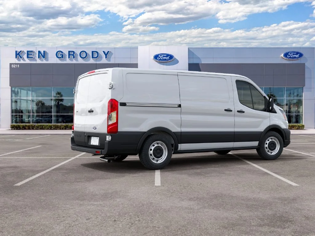 New 2027 Oxford White Ford Base image 5