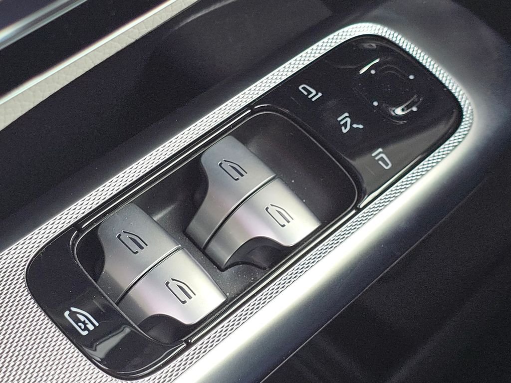 New 2026 Graphite Grey Metallic Mercedes-Benz GLC 300 image 27