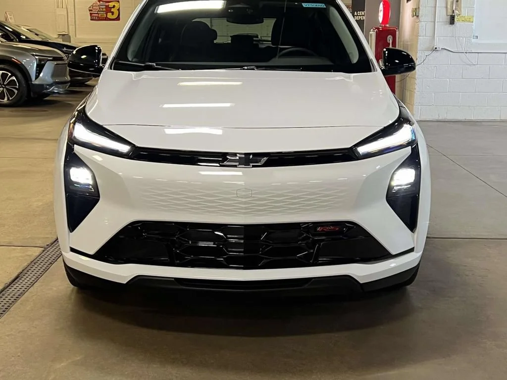 2027 Chevrolet Bolt RS - Photo 7