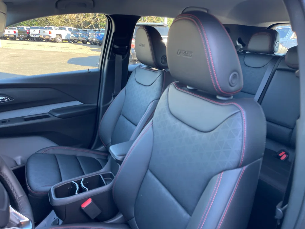 2027 Chevrolet Bolt RS - Photo 20