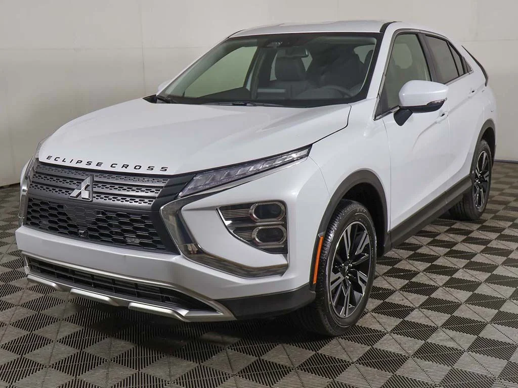 New 2026 White Mitsubishi SE 1.5T S-AWC image 8