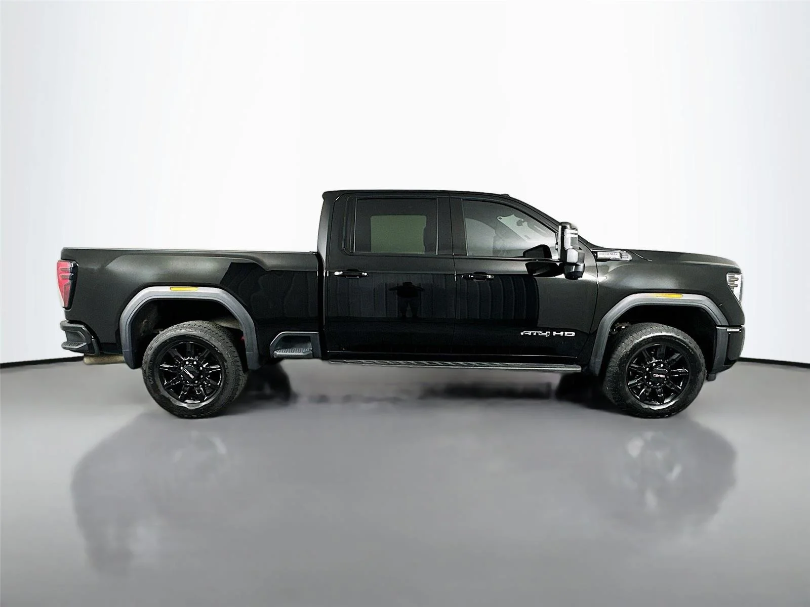Used 2025 Onyx Black GMC AT4 image 18