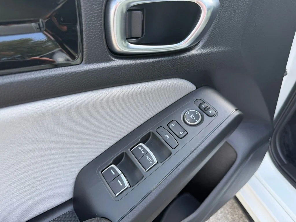 2025 Honda Civic Hatchback Sport - Photo 17