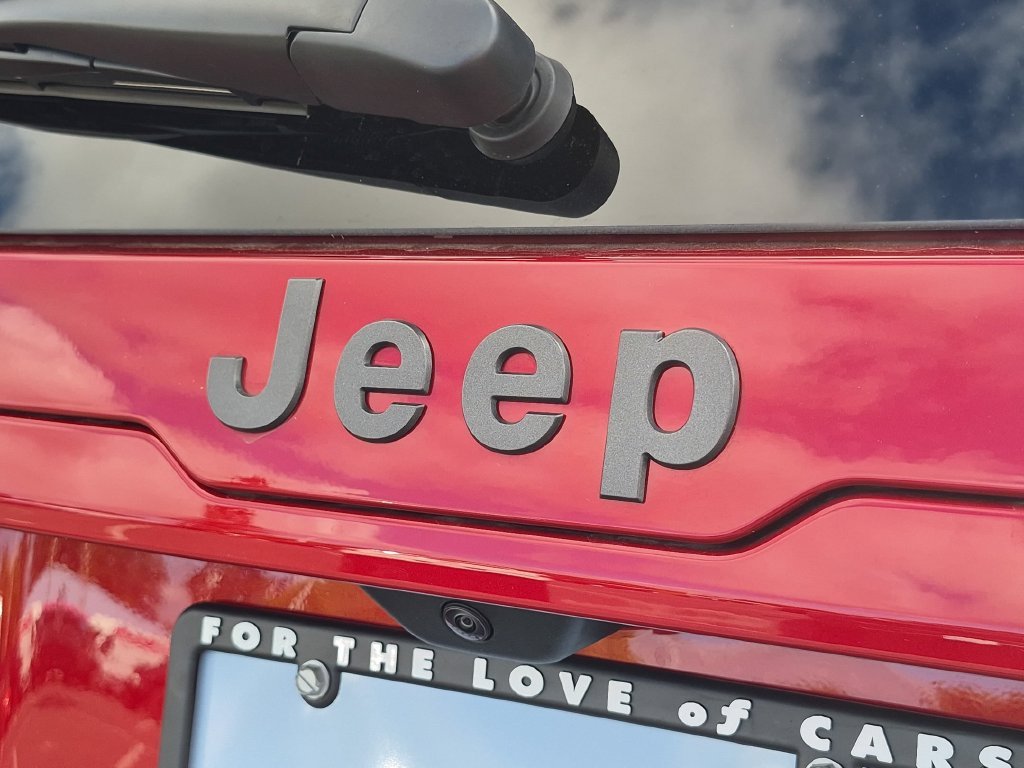 New 2026 Red Hot Pearl-Coat Exterior Paint Jeep Limited image 25