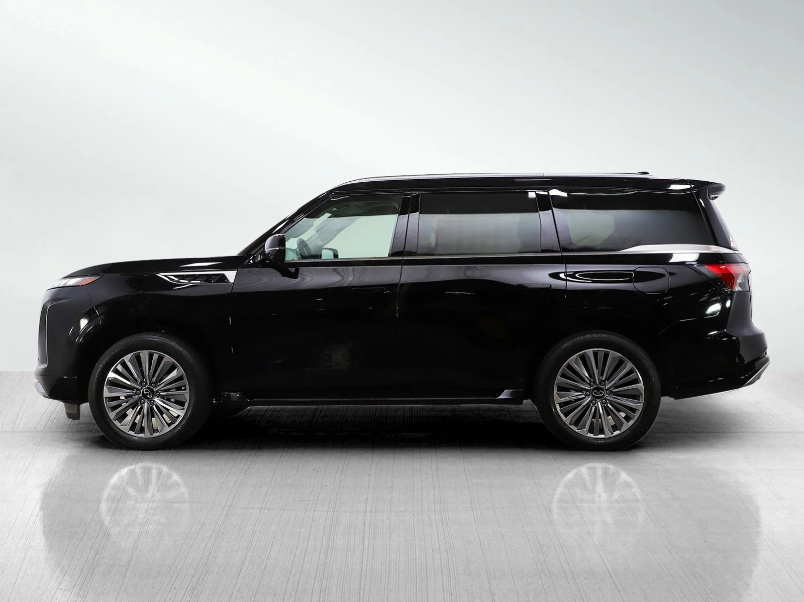 Used 2025 INFINITI QX80 Luxe 4WD with VIN JN8AZ3BB3S9406206 for sale in Burnsville, Minnesota