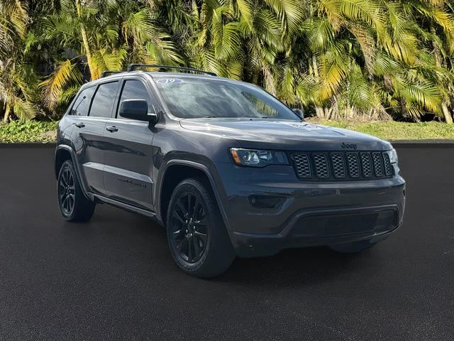 Used 2019 Gray Jeep Altitude image 2