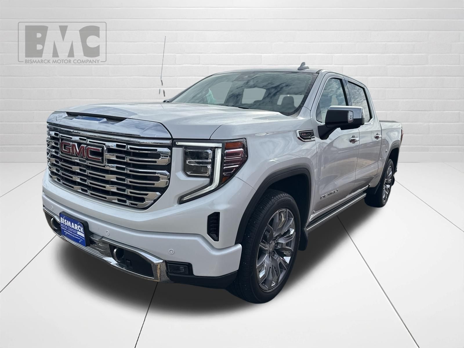 2024 GMC Sierra Denali 4WD Crew Cab Short Box's photo