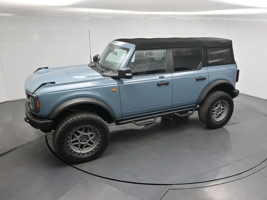 Used 2021 Blue Ford Badlands image 42