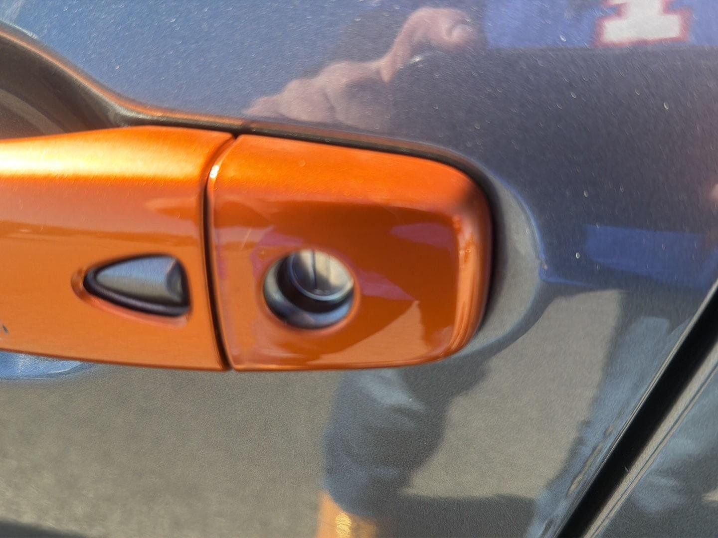 Used 2020 Gun Metallic/Monarch Orange Nissan SR image 9