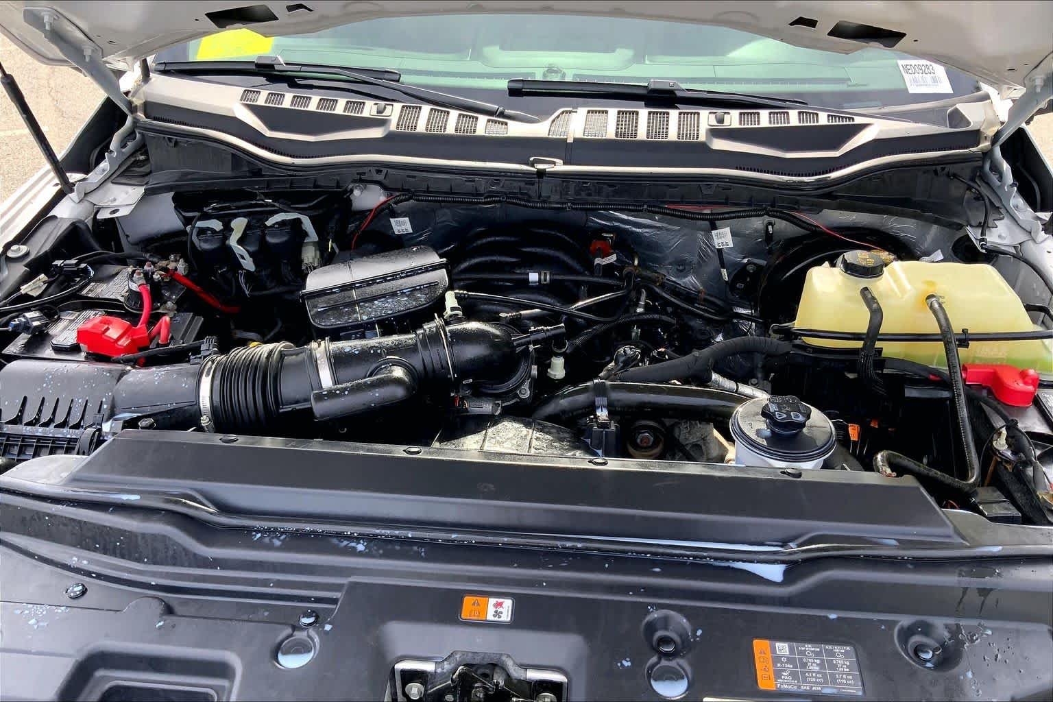 Certified Used 2022 Oxford White Ford XLT image 30