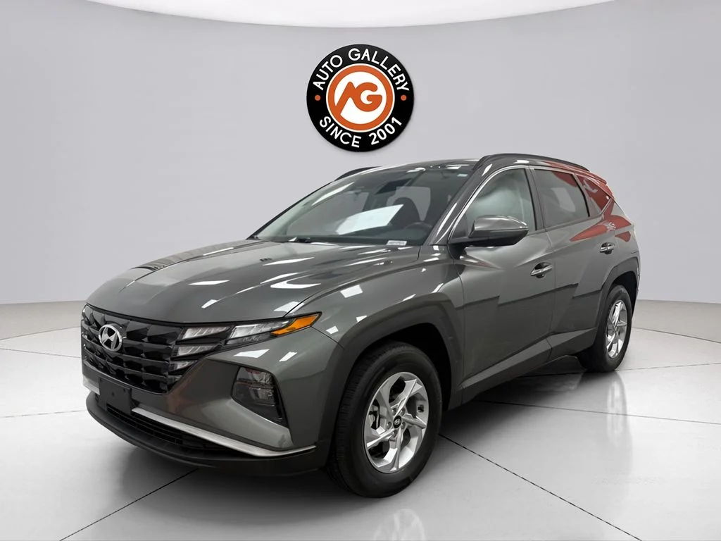 Used 2023 Gray Hyundai SEL image 7