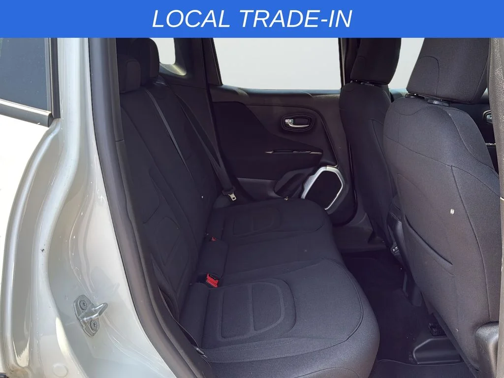Used 2018 White Jeep Latitude image 14