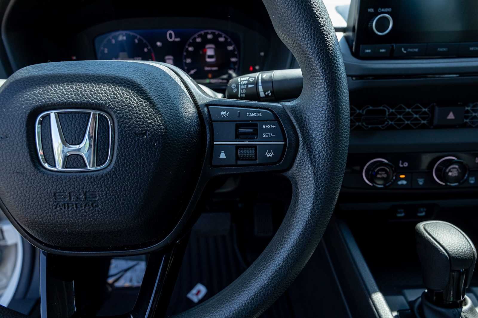 Used 2024 Platinum White Pearl Honda LX image 16
