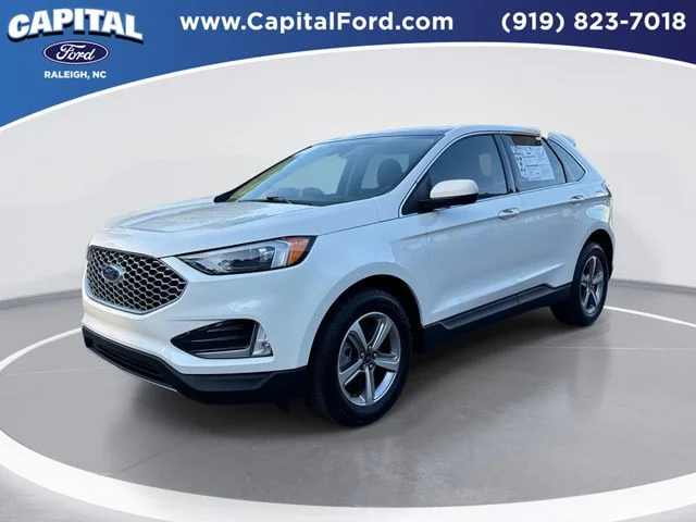 Used 2024 White Ford SEL image 1