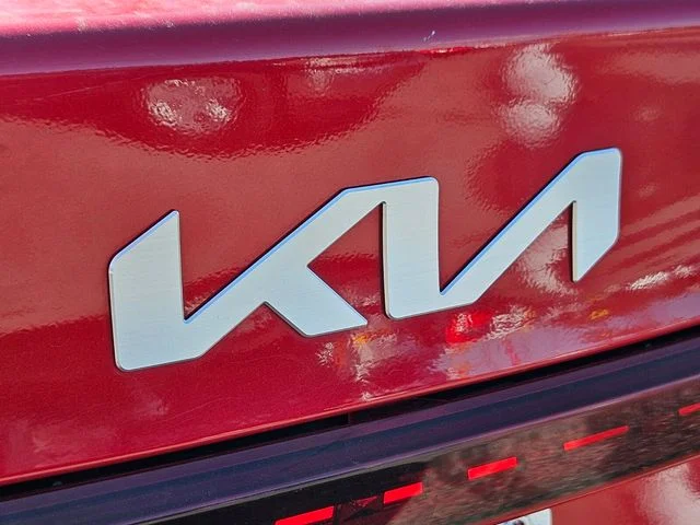 Used 2024 Red Kia LXS image 17