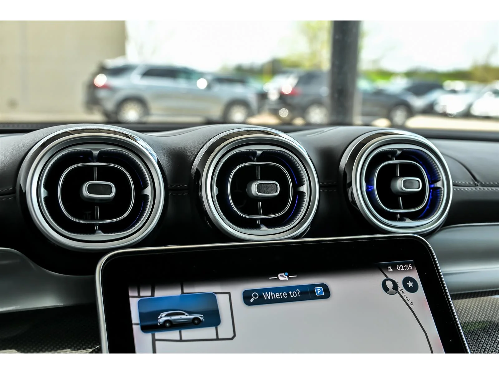 Used 2023 Silver Mercedes-Benz GLC 300 4MATIC® image 19