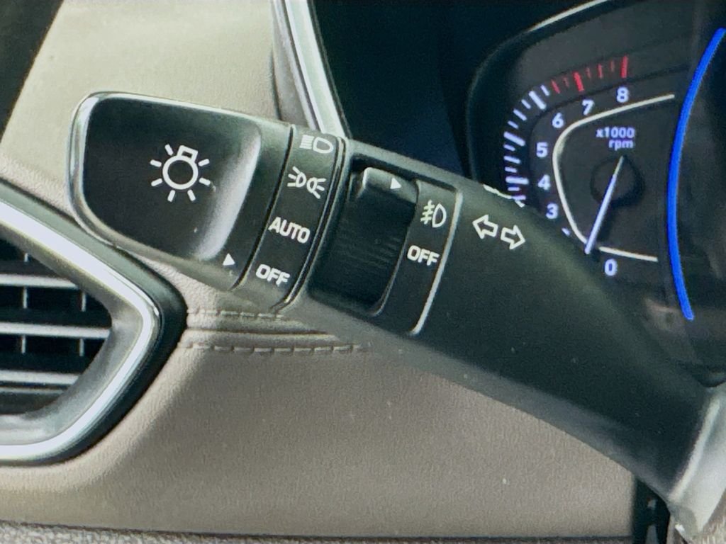 Used 2020 Quartz White Hyundai SEL image 13
