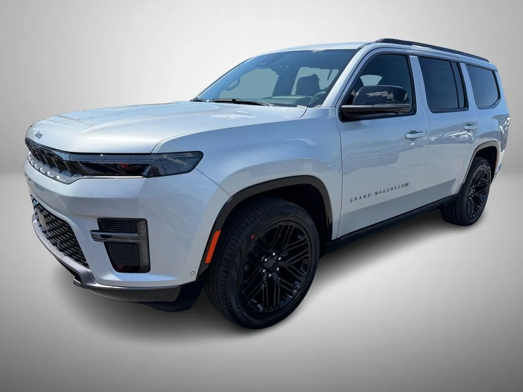 New 2026 Silver-Zynith Exterior Paint Jeep Limited Reserve image 2