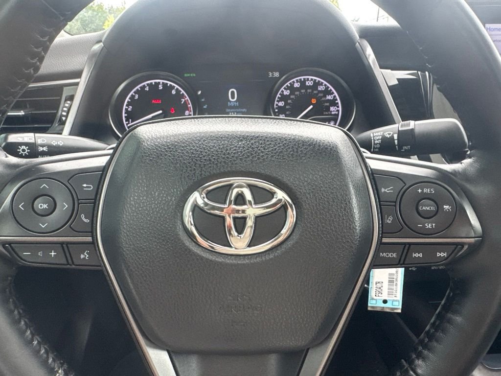 Used 2024 Ice Toyota SE image 12