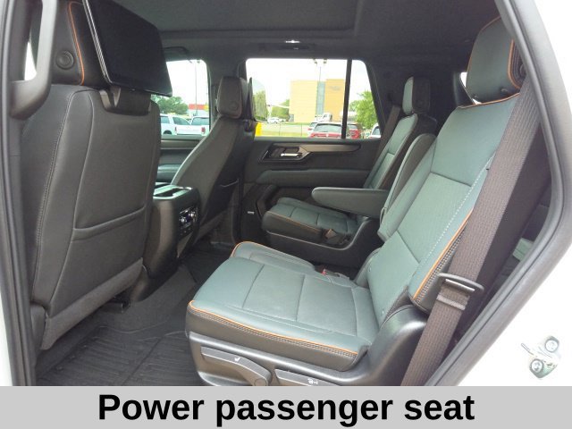 Used 2025 White GMC AT4 image 17