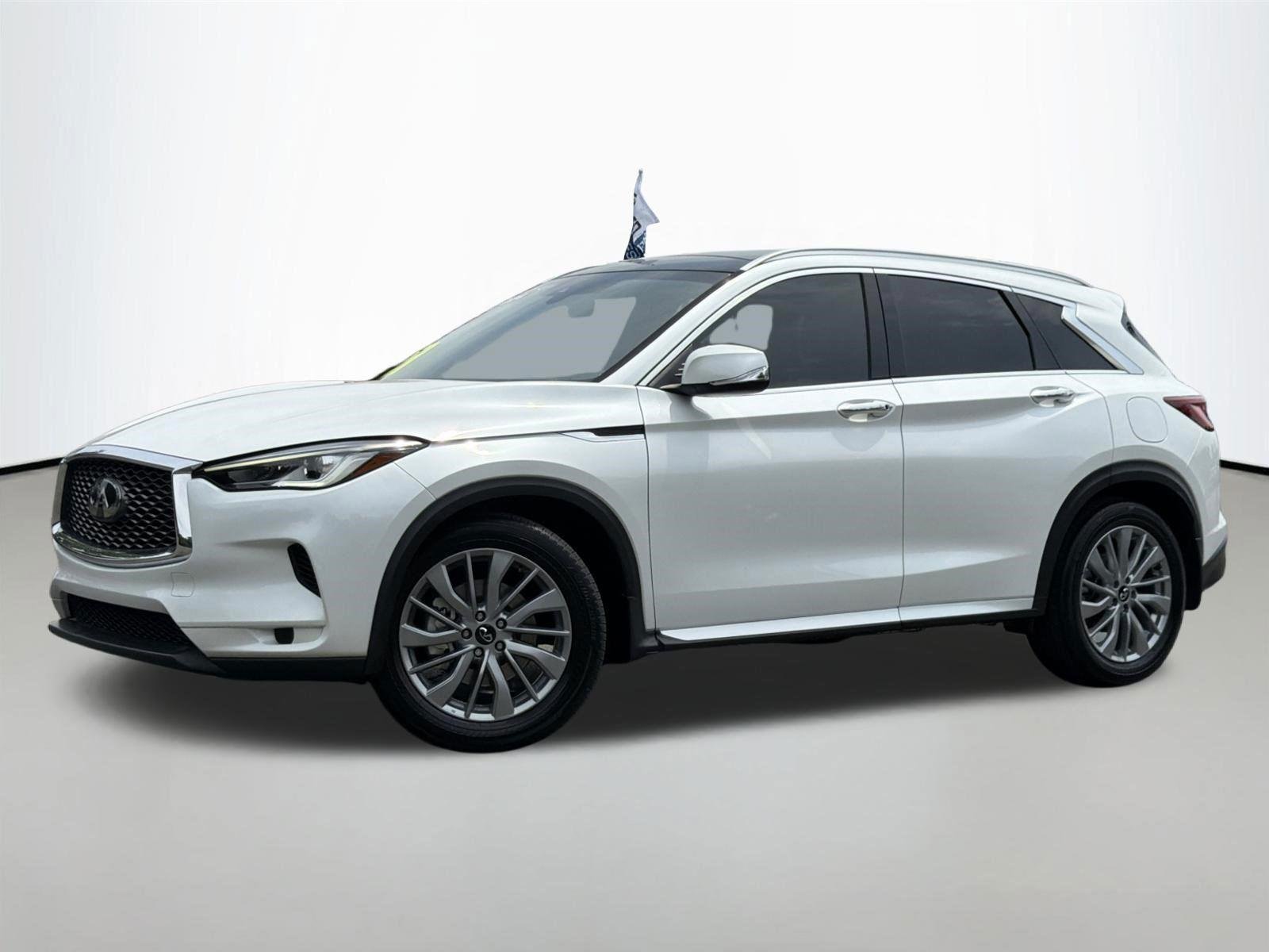 Certified Used 2024 Radiant White INFINITI LUXE image 1
