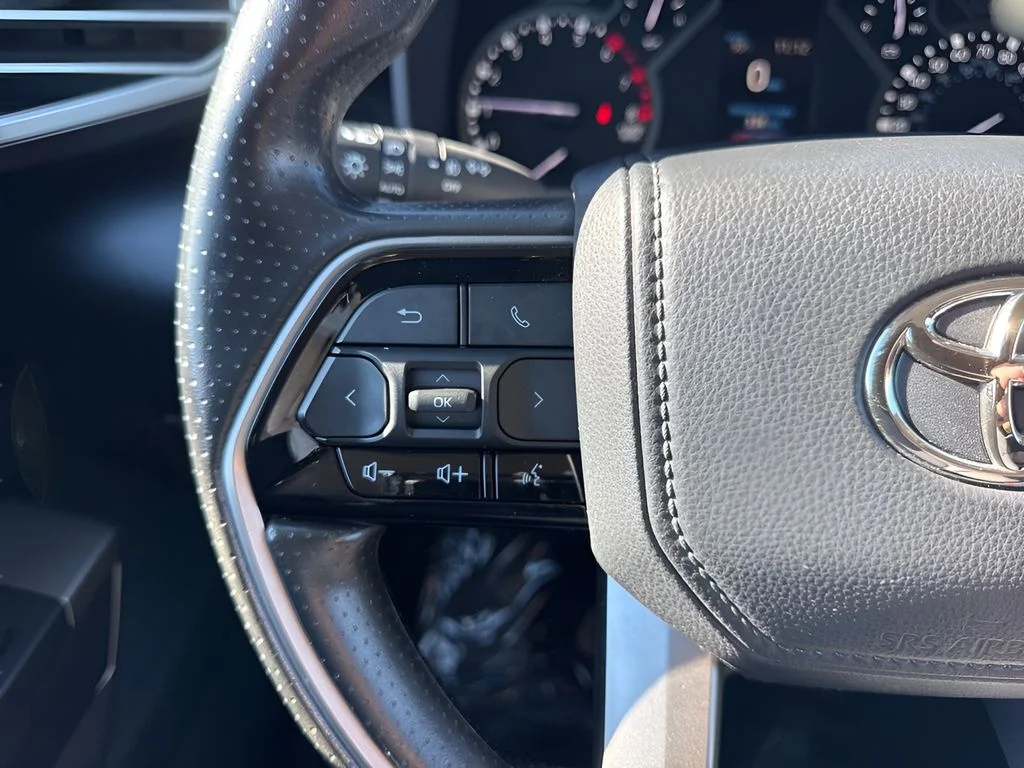 Used 2023 White Toyota SR5 image 13