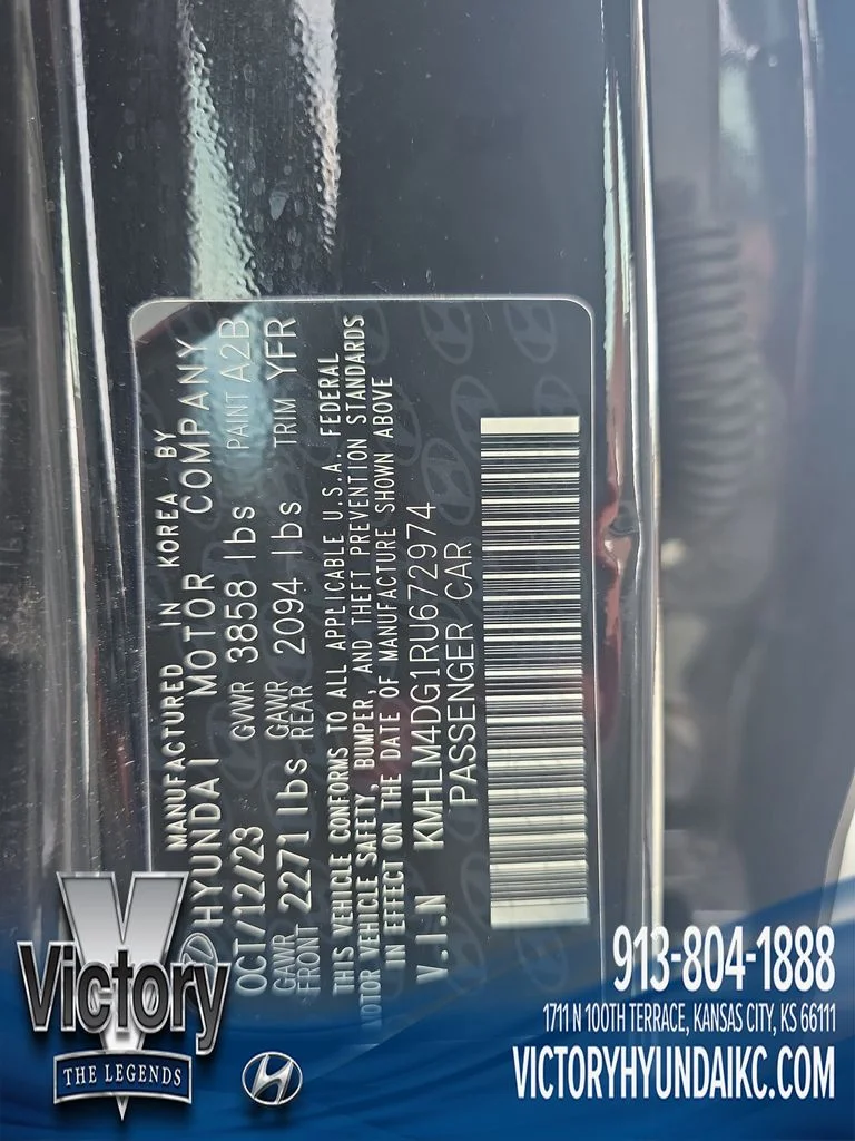 Used 2024 Black Hyundai SEL image 30