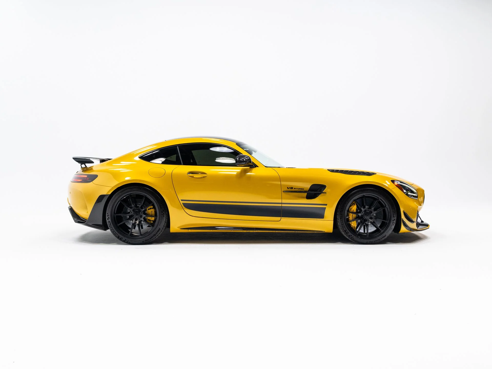 Used 2020 AMG Solarbeam Yellow Metallic Mercedes-Benz R image 6