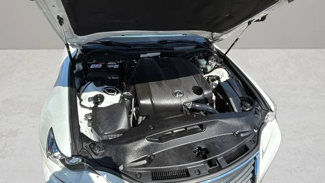 Used 2014  Lexus 250 image 33