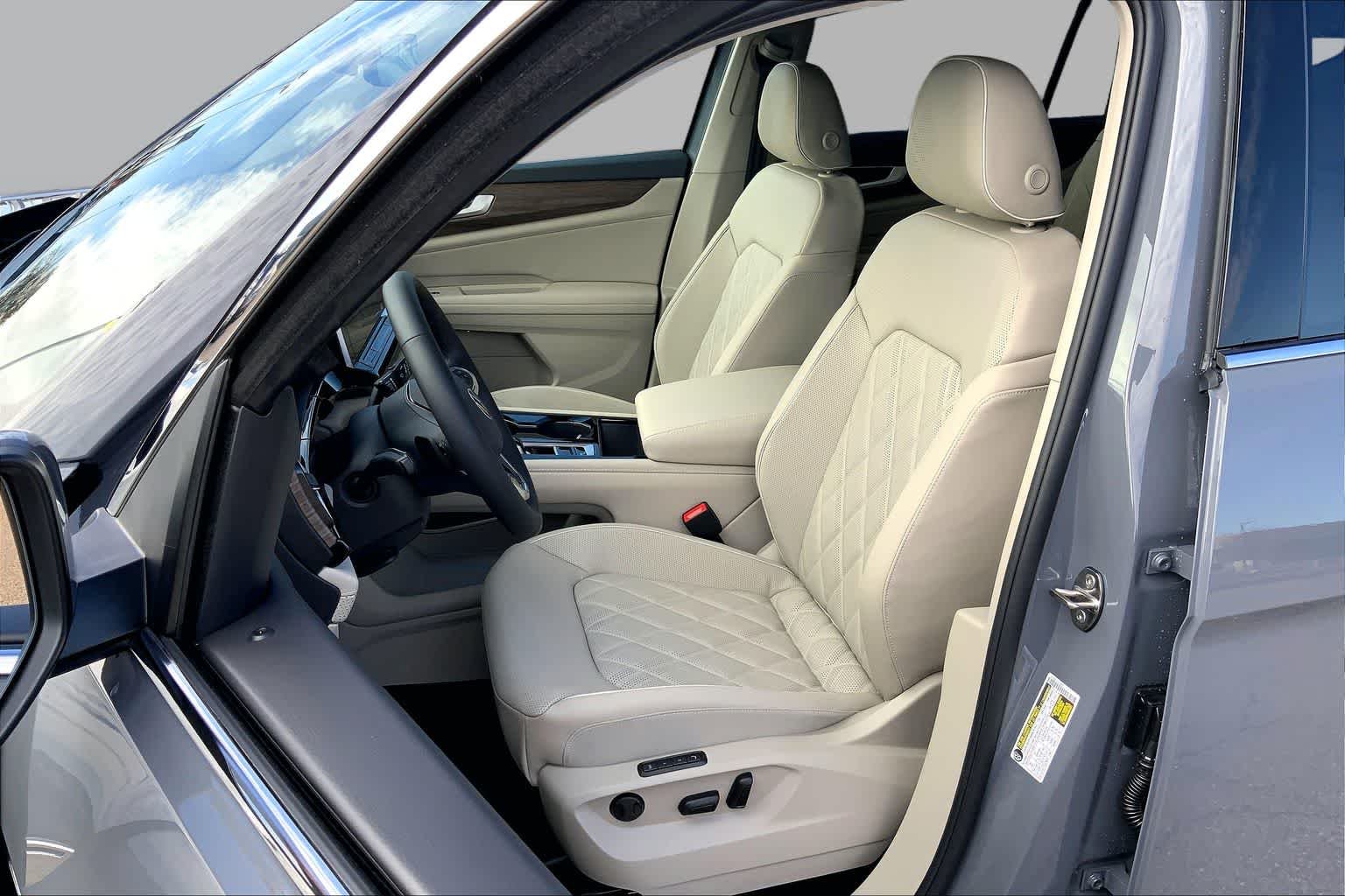 New 2026 Pure Gray Volkswagen 2.0T SEL Premium R-Line image 9