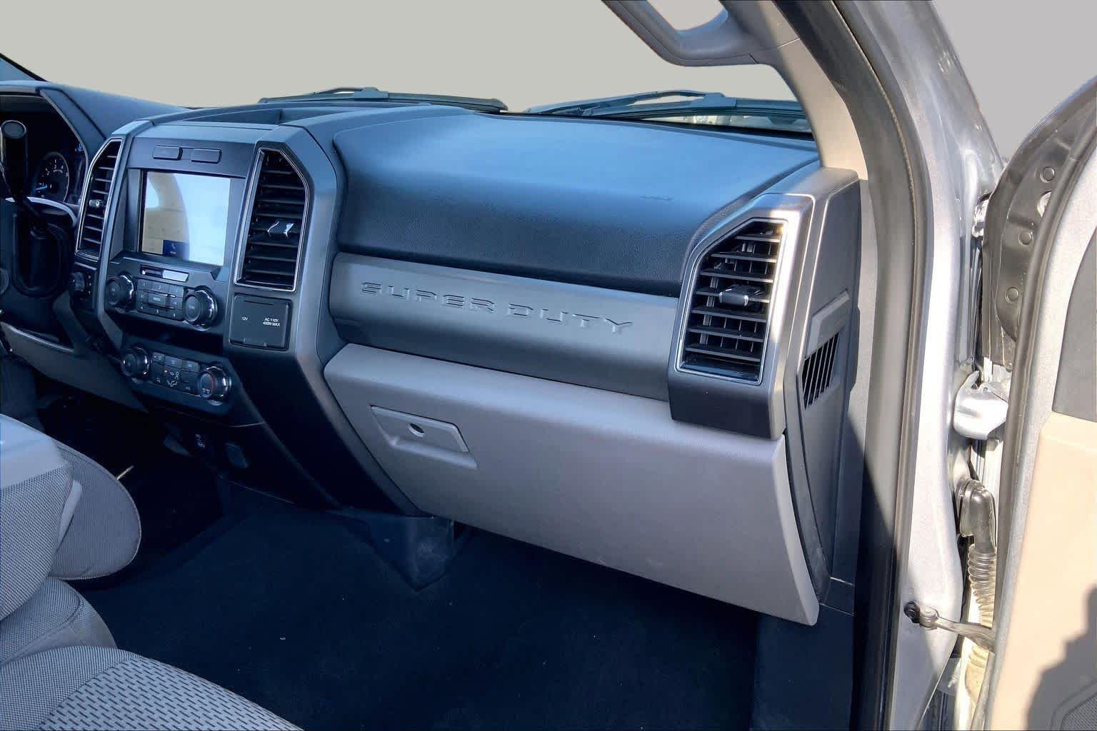 Used 2022 Iconic Silver Ford XLT image 19