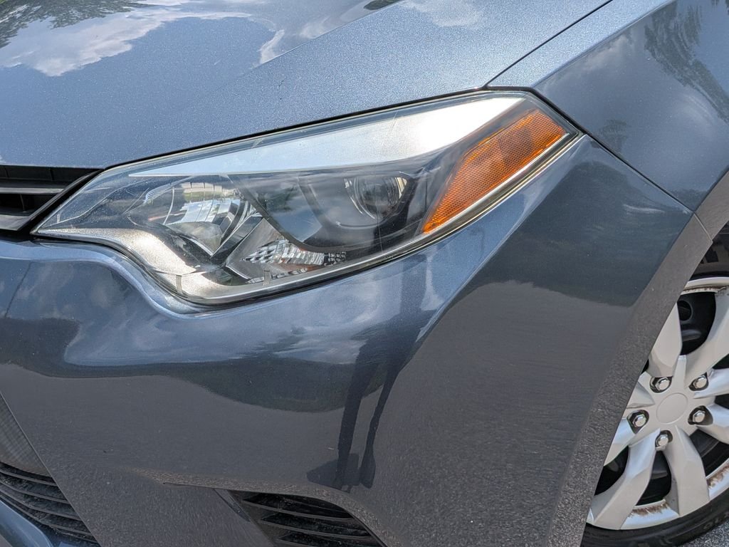 Used 2015 Gray Toyota LE image 6