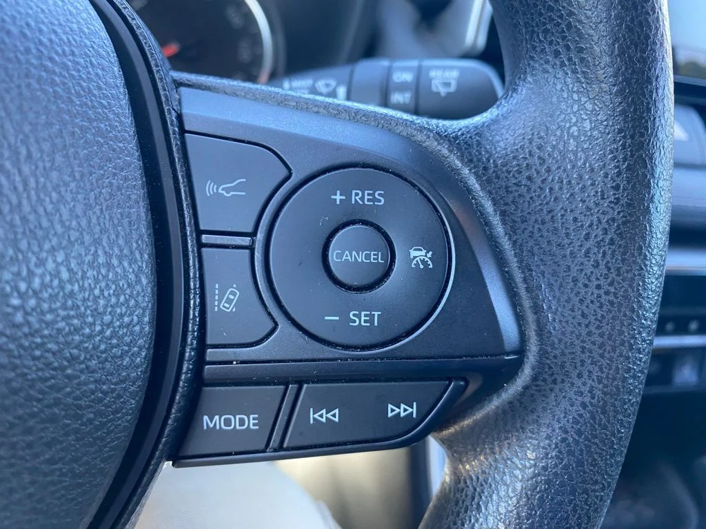Used 2019 Red Toyota XLE image 29