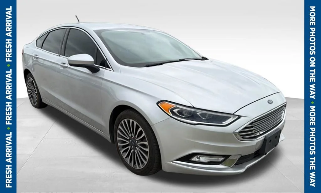 Used 2017 Silver Ford SE image 1