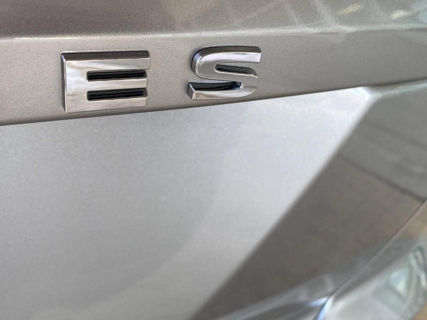 New 2026 Alloy Silver Metallic Mitsubishi ES image 8