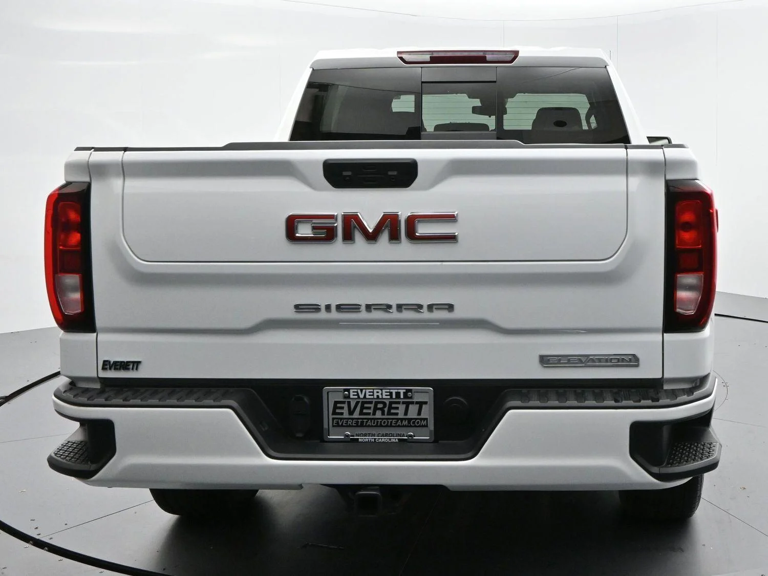 Used 2024 Summit White GMC Elevation image 6