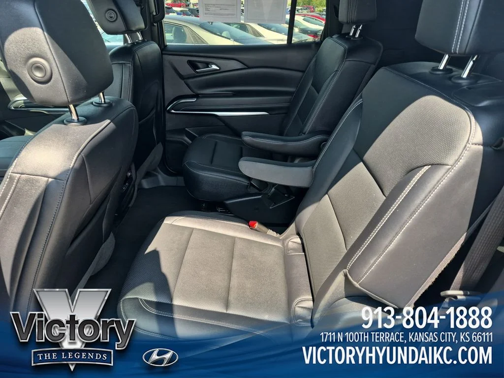 Used 2025 Gray Chevrolet LT image 24