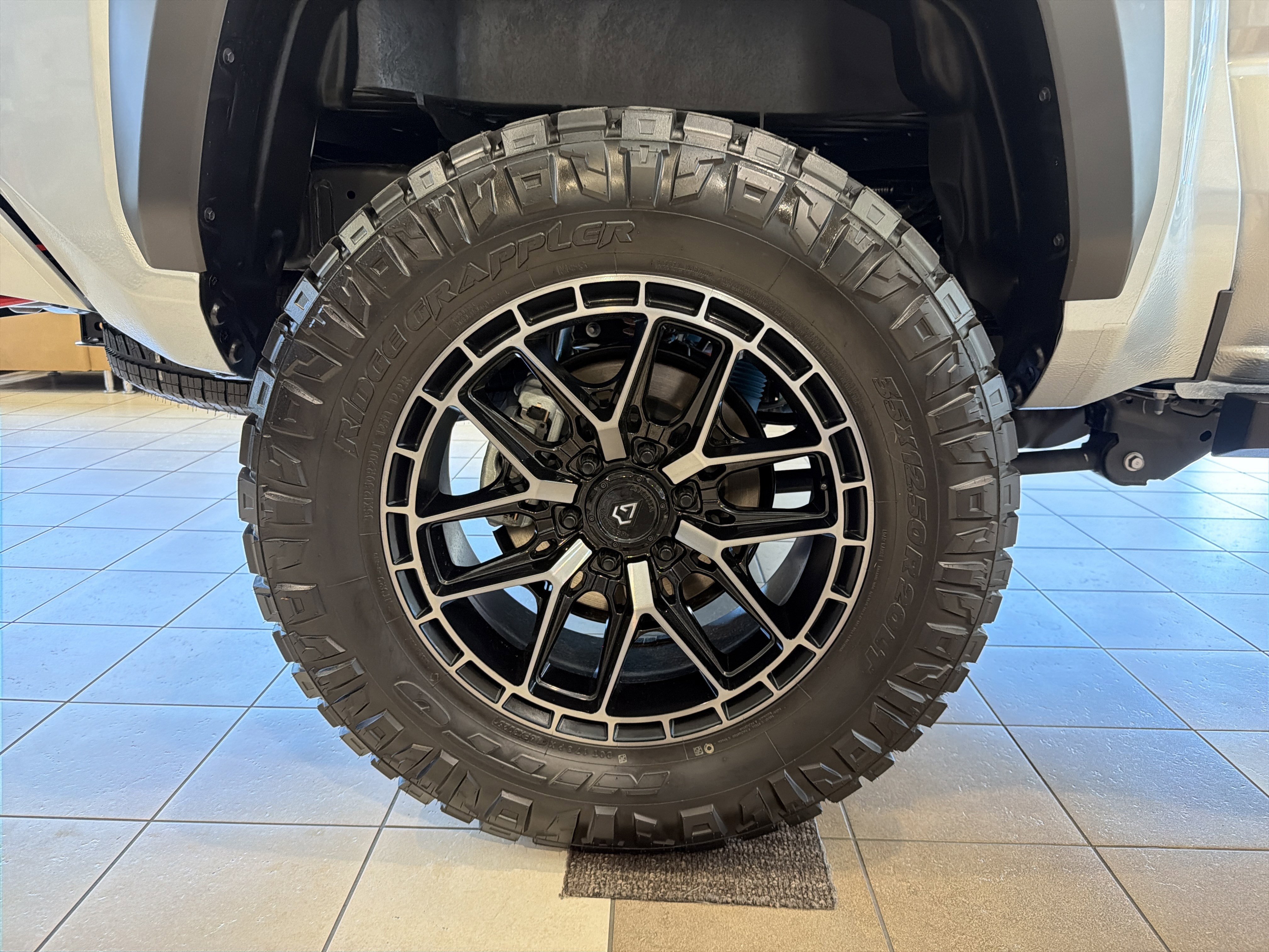 2025 Toyota Tacoma TRD Off Road - Photo 16