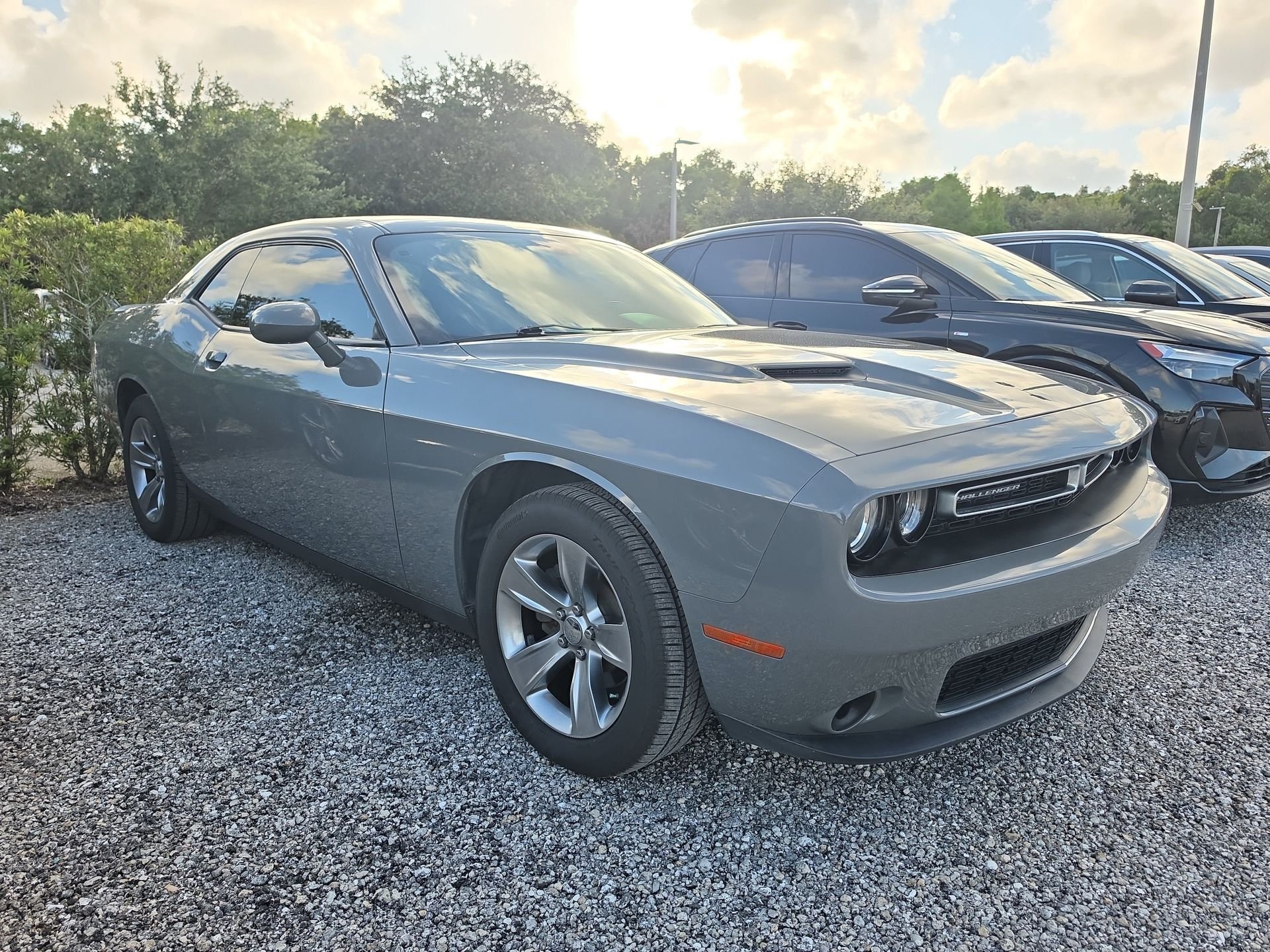 2019 Dodge Challenger SXT Auto's photo