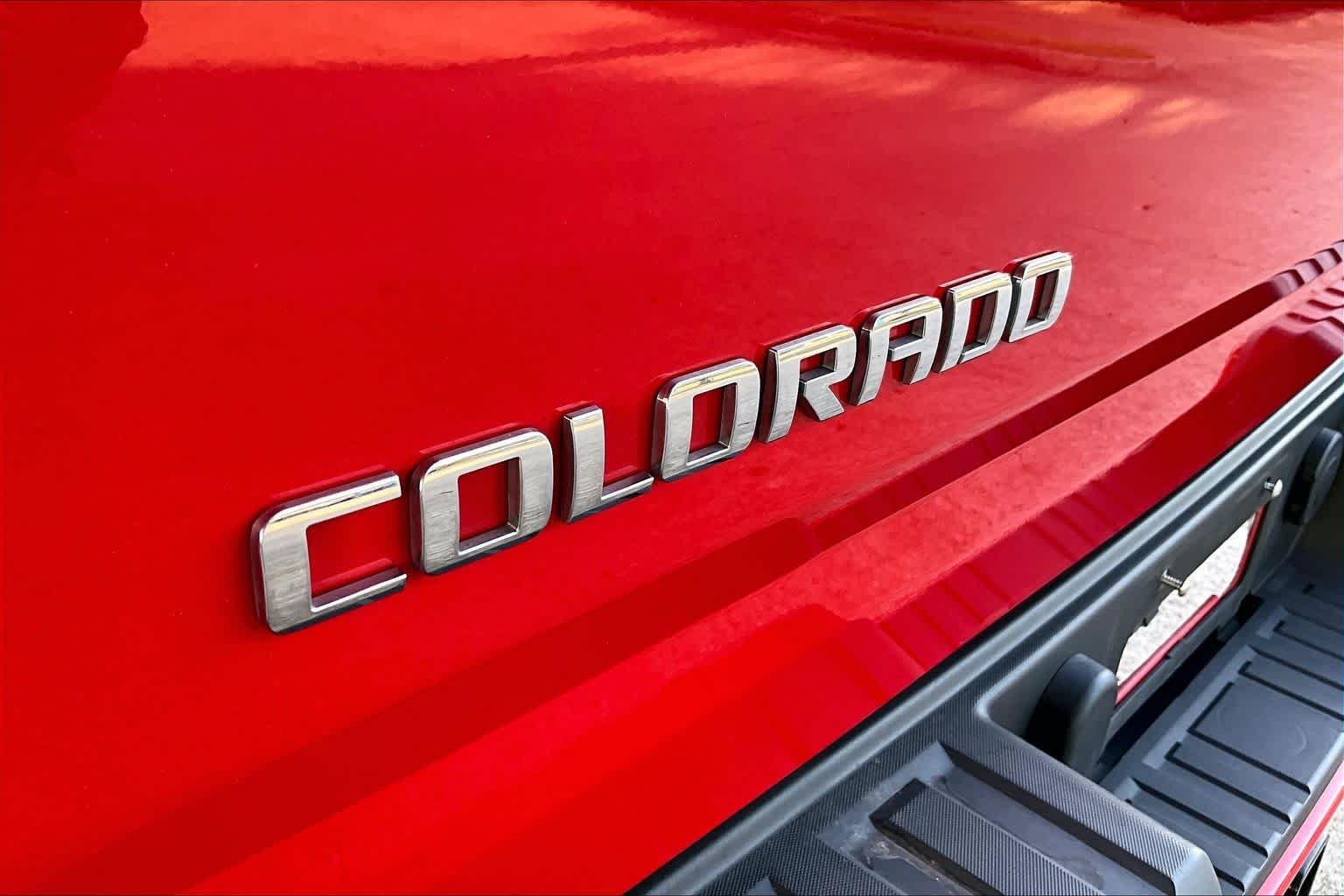 Used 2018 Red Hot Chevrolet 4WD LT image 31