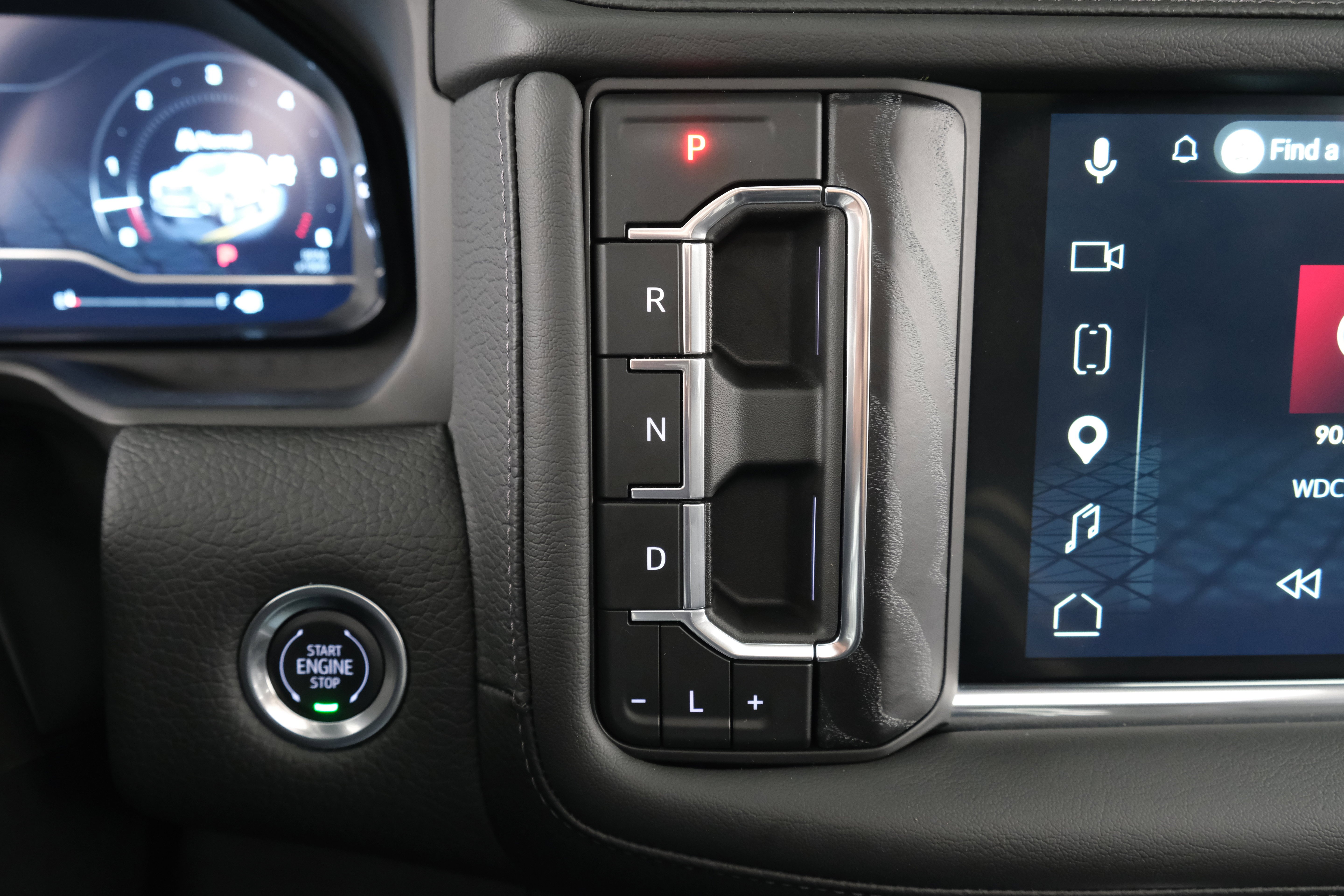 2024 GMC Yukon Denali - Photo 17