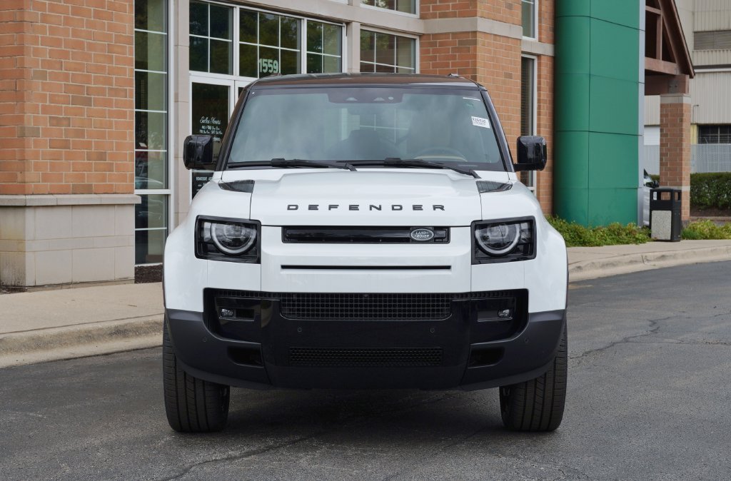 New 2026 Fuji White Land Rover S image 4