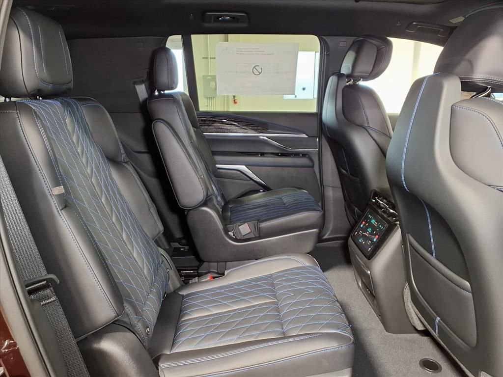 2026 Cadillac Escalade IQL Luxury - Photo 7