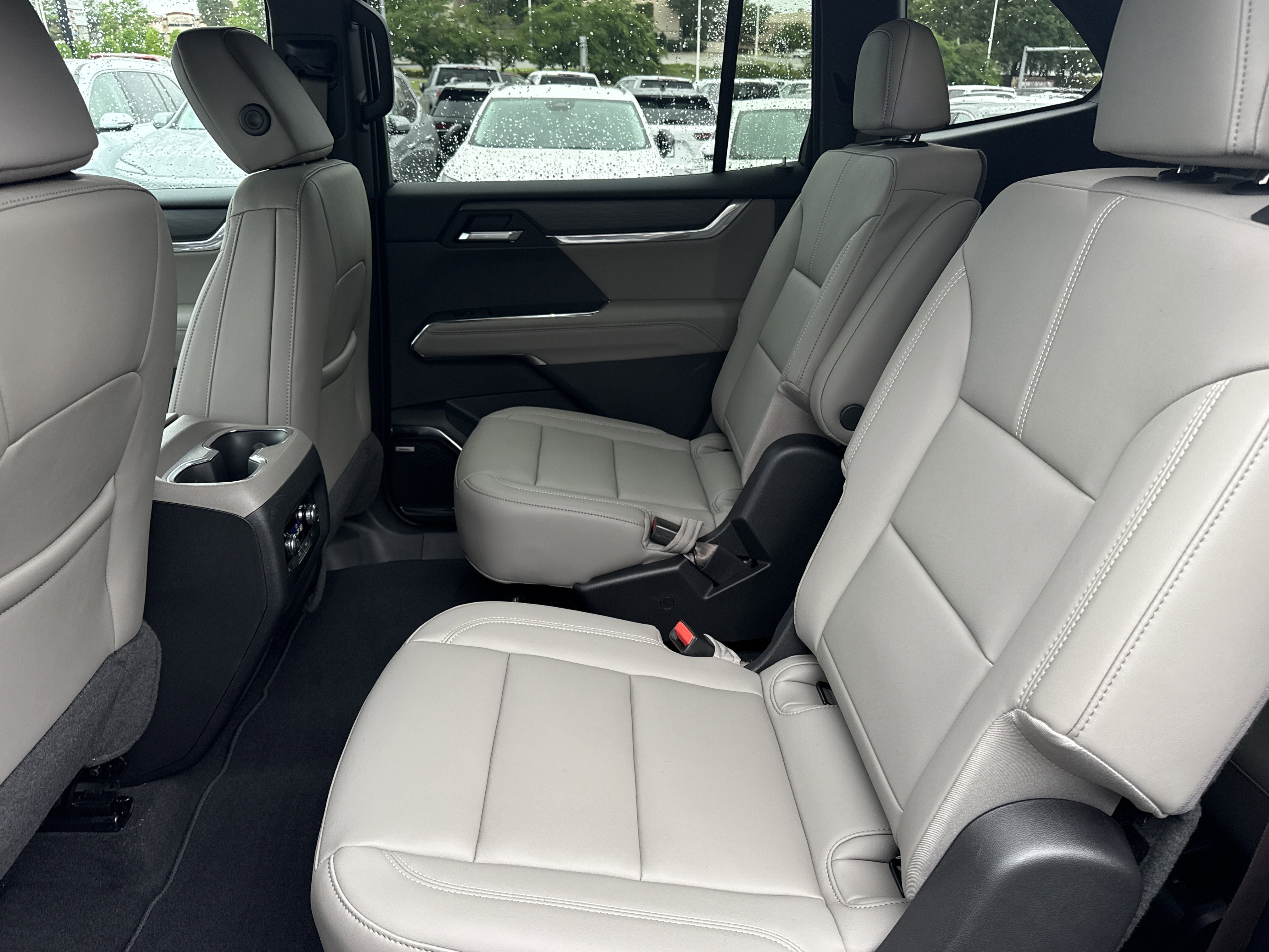 2026 GMC Acadia Elevation - Photo 6