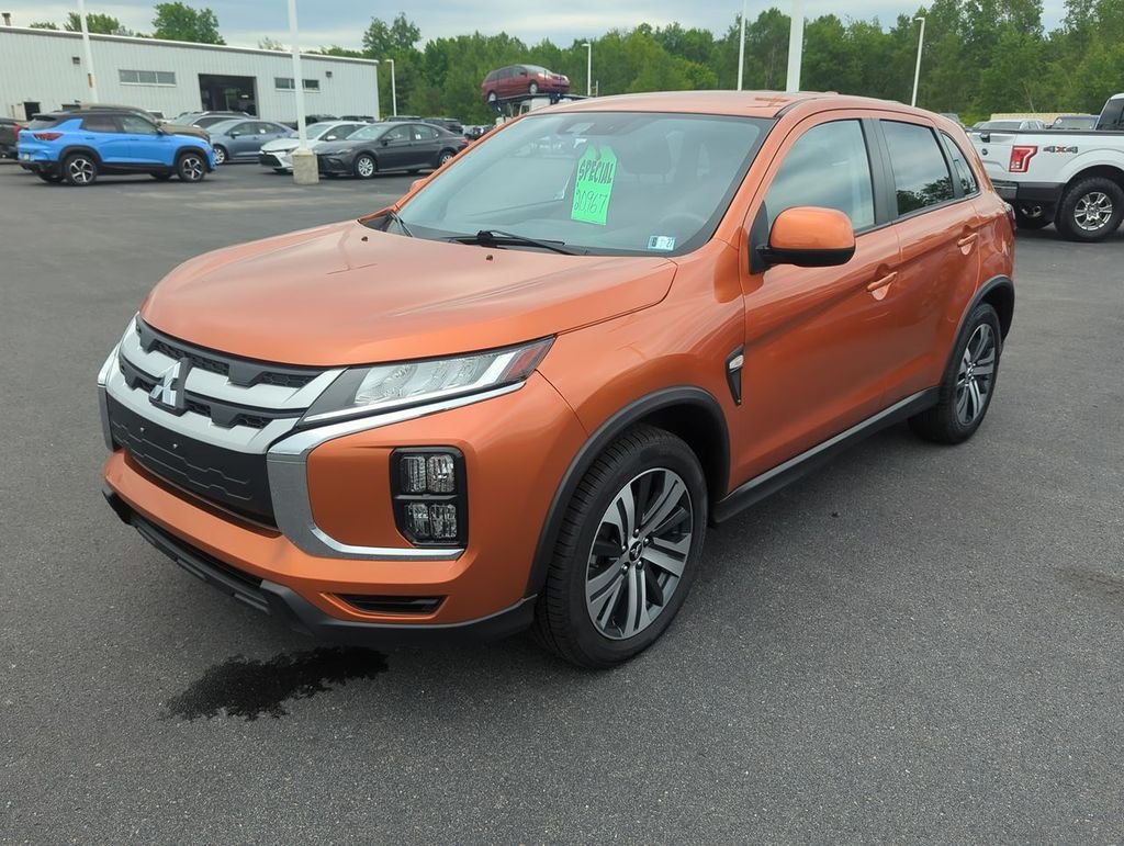 Used 2024 Orange Mitsubishi 2.0 ES image 4