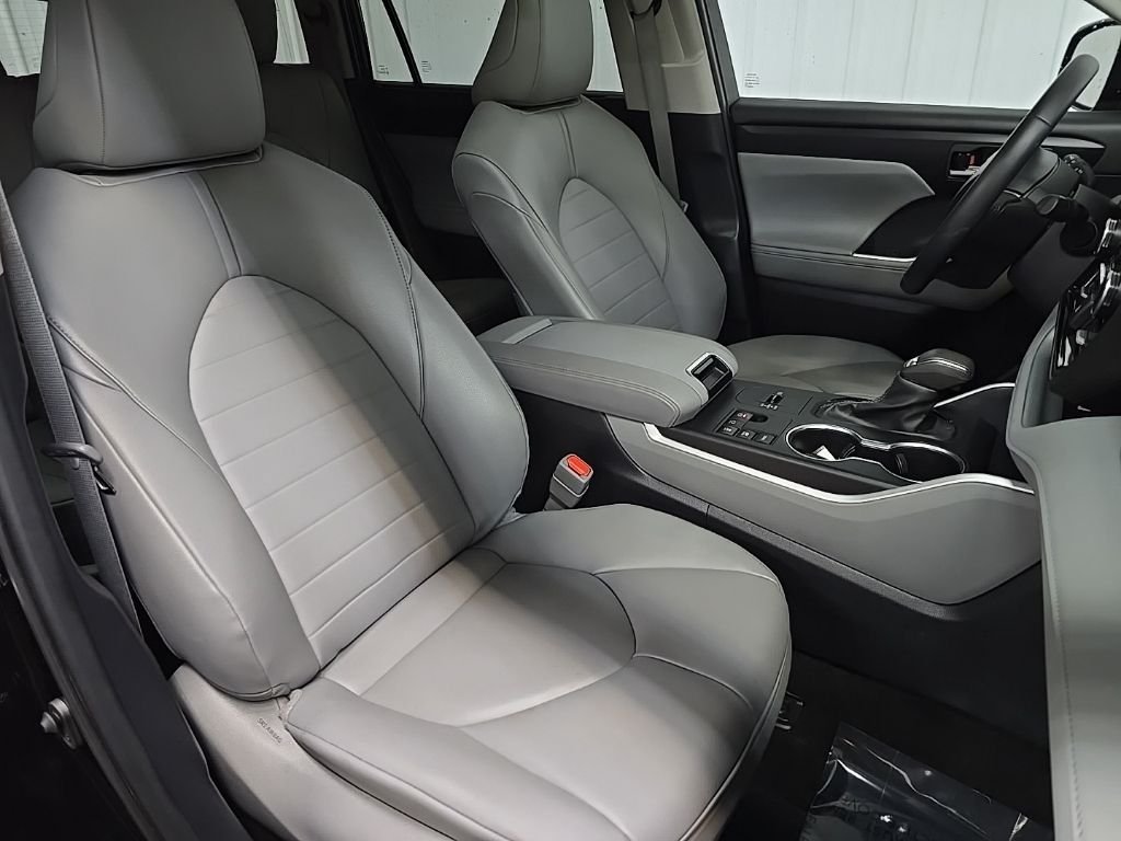 Used 2024 Black Toyota XLE image 15