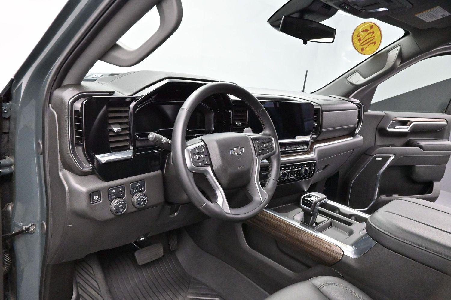Used 2025 Cypress Gray Chevrolet LT Trail Boss image 16